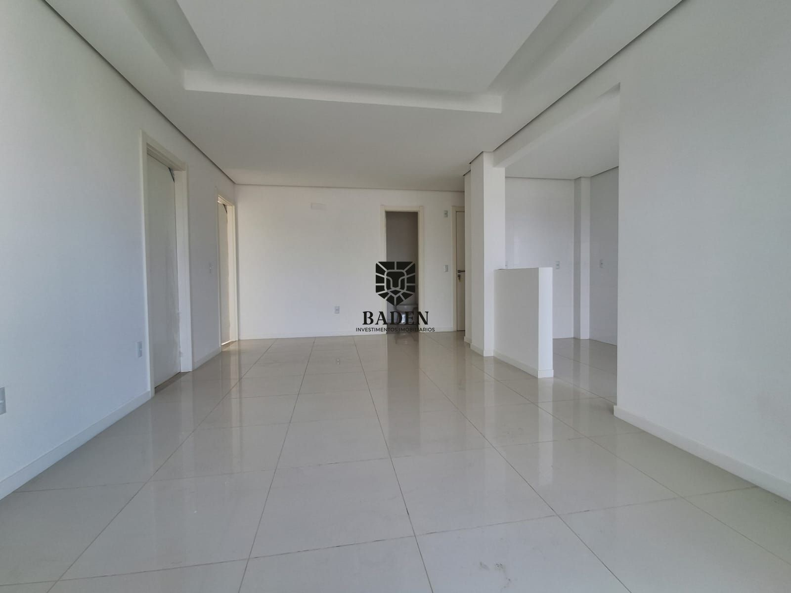 Apartamento à venda com 2 quartos, 77m² - Foto 2