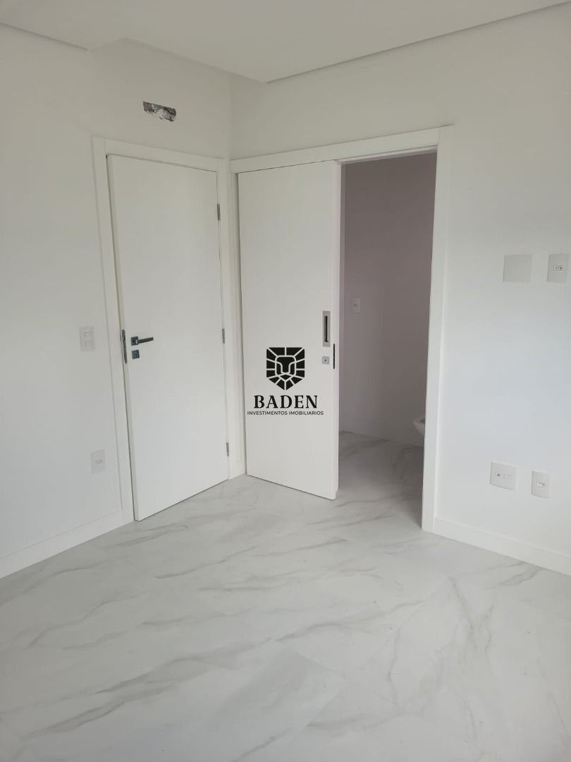 Apartamento à venda com 3 quartos, 121m² - Foto 25