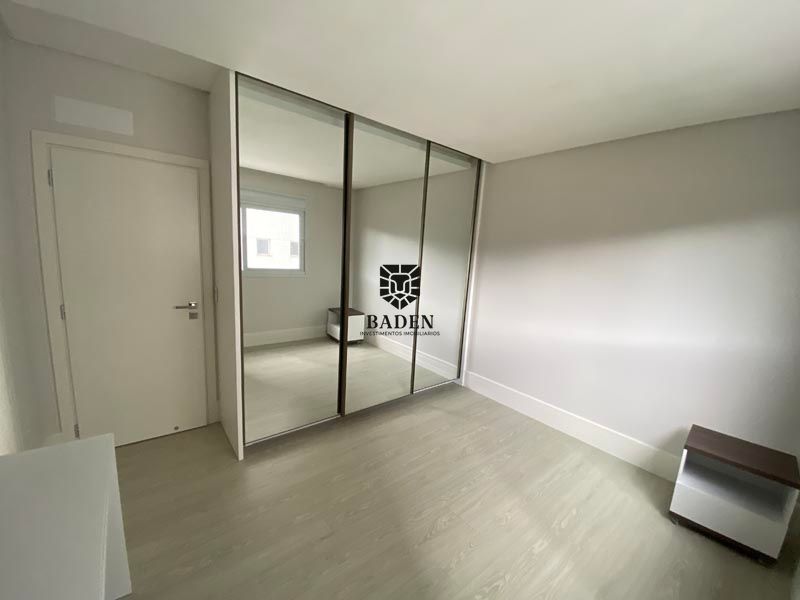 Apartamento à venda com 4 quartos, 237m² - Foto 27