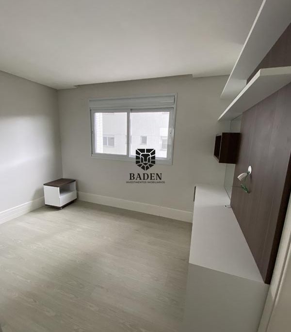 Apartamento à venda com 4 quartos, 237m² - Foto 25