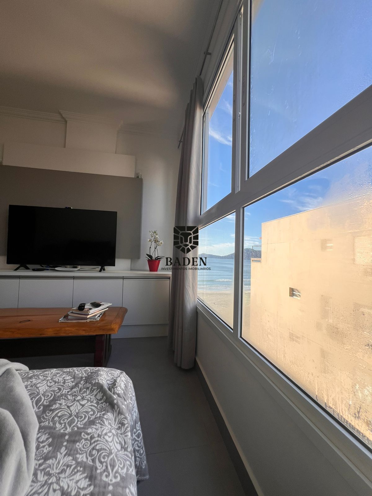 Apartamento à venda com 2 quartos, 78m² - Foto 2