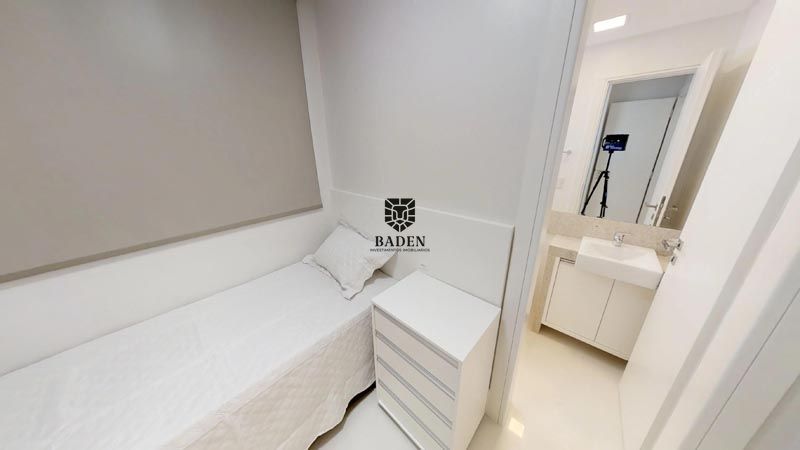 Apartamento à venda com 4 quartos, 237m² - Foto 9