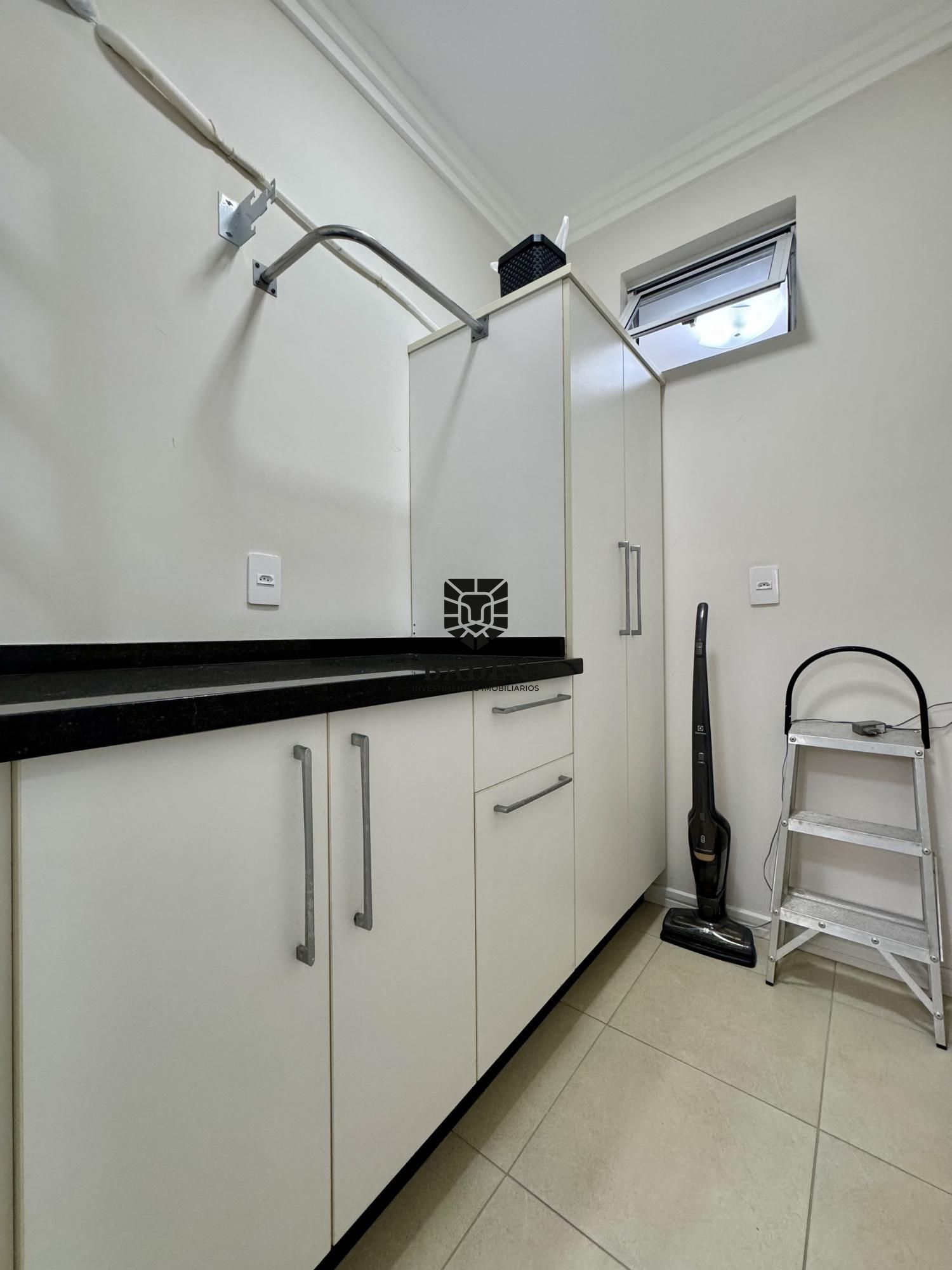 Apartamento para alugar com 3 quartos, 140m² - Foto 15