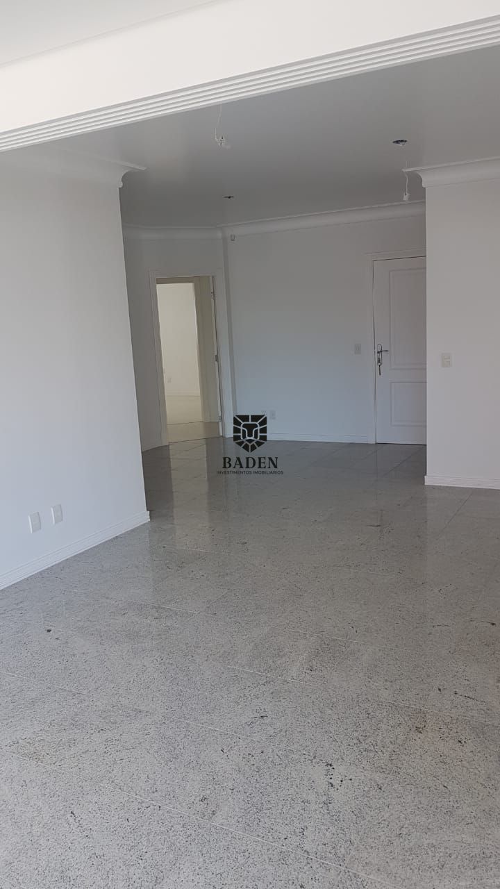 Apartamento à venda com 3 quartos, 151m² - Foto 13