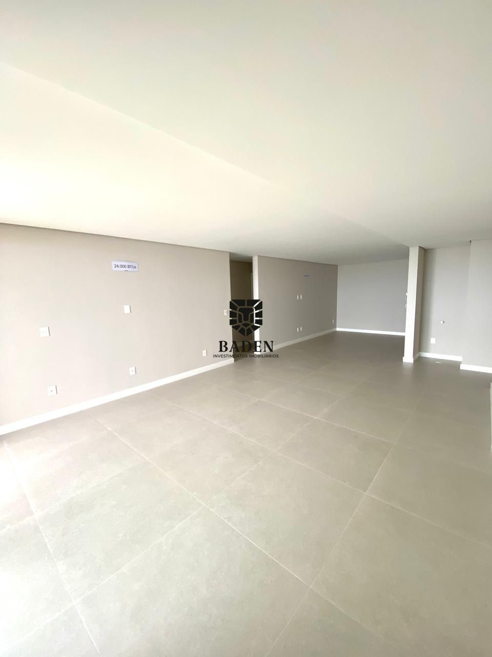 Apartamento à venda com 3 quartos, 120m² - Foto 2