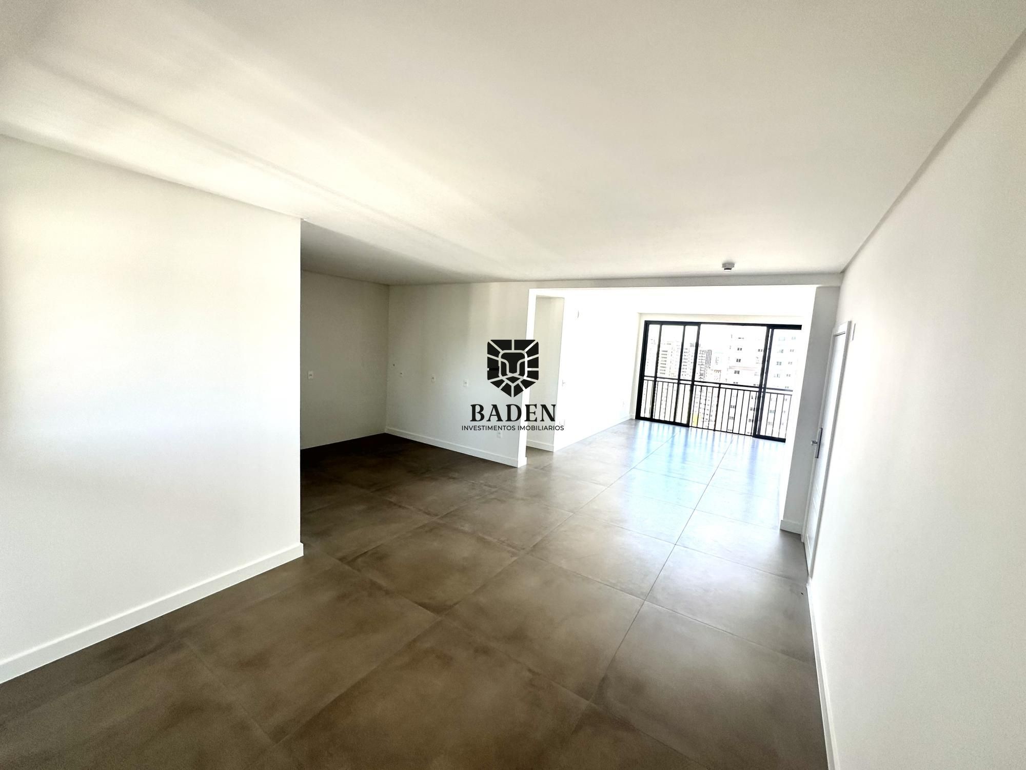 Apartamento à venda com 4 quartos, 147m² - Foto 2