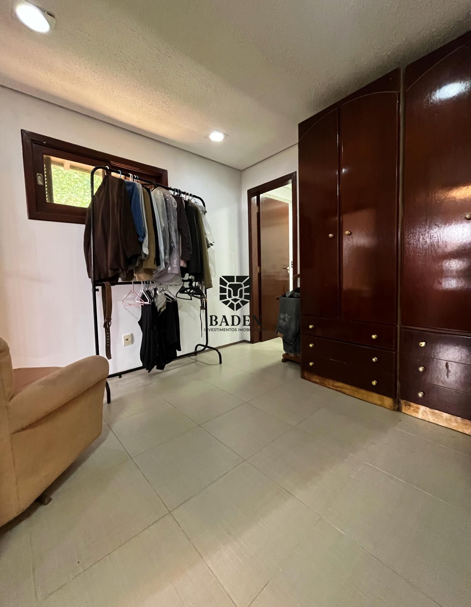 Casa à venda com 4 quartos, 220m² - Foto 25