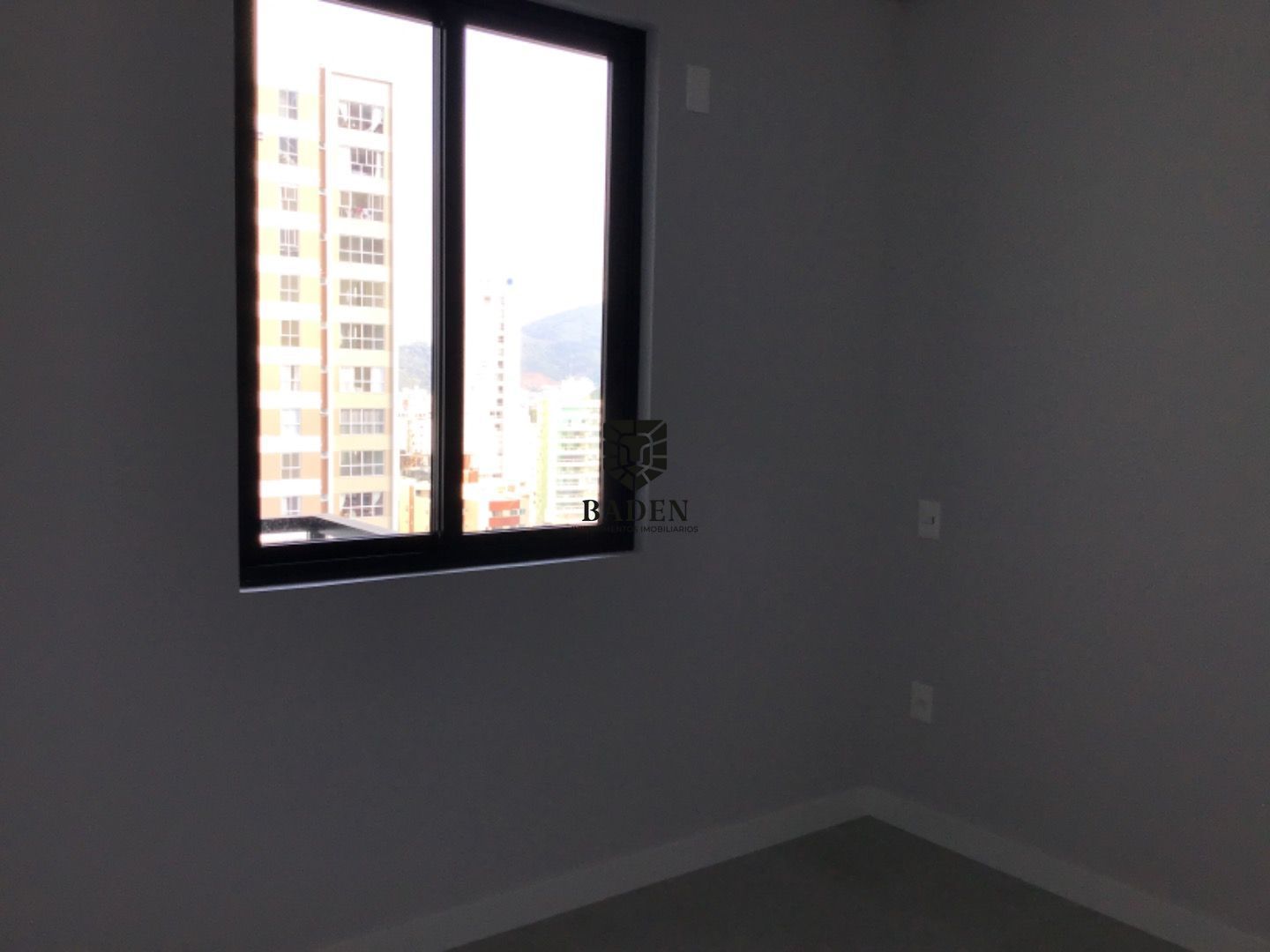 Apartamento à venda com 4 quartos, 136m² - Foto 12