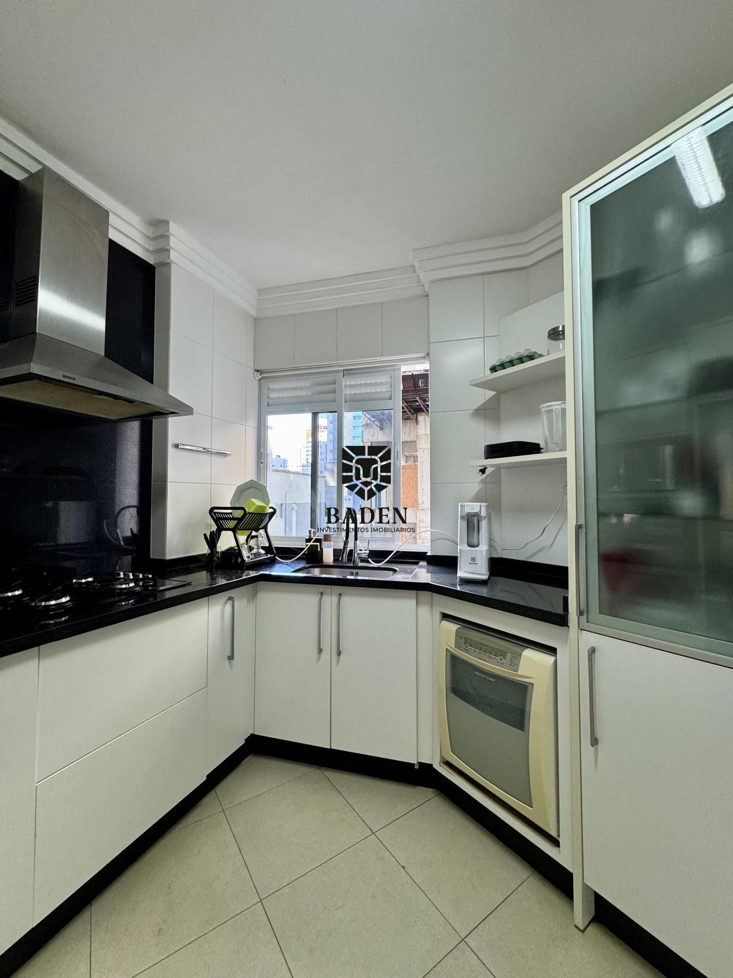 Apartamento para alugar com 3 quartos, 140m² - Foto 12