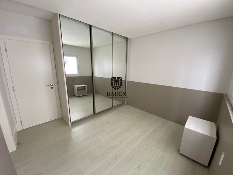 Apartamento à venda com 4 quartos, 237m² - Foto 23