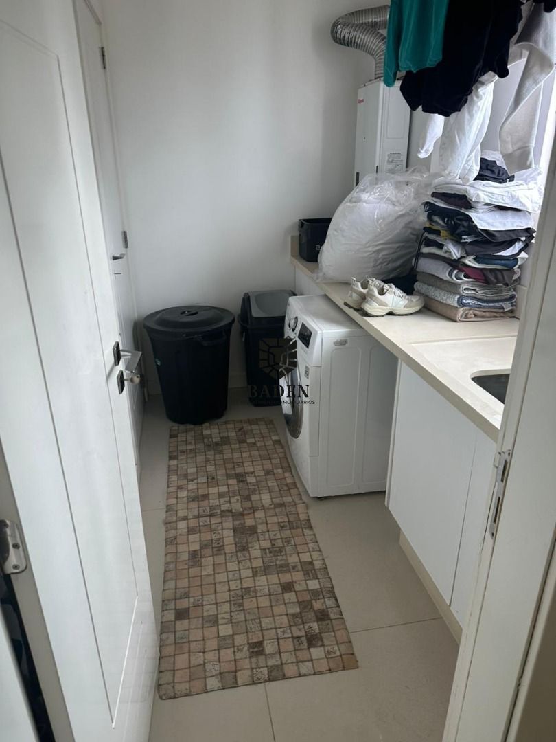 Apartamento à venda com 3 quartos, 156m² - Foto 11