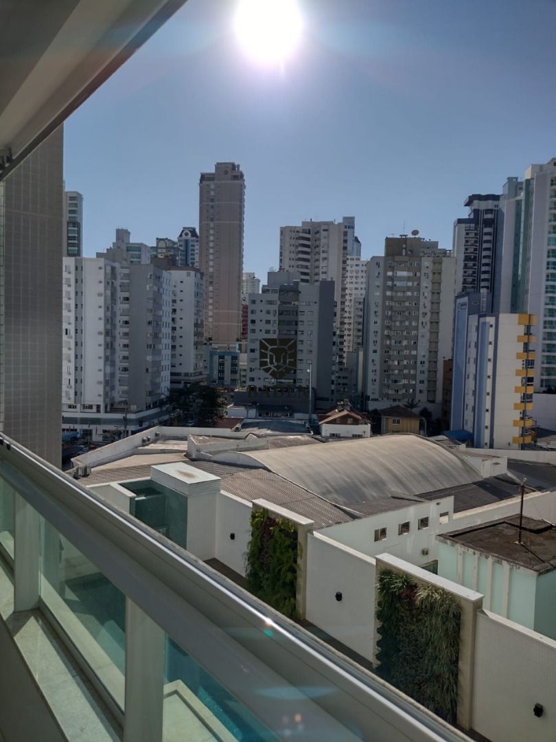 Apartamento à venda com 3 quartos, 145m² - Foto 12