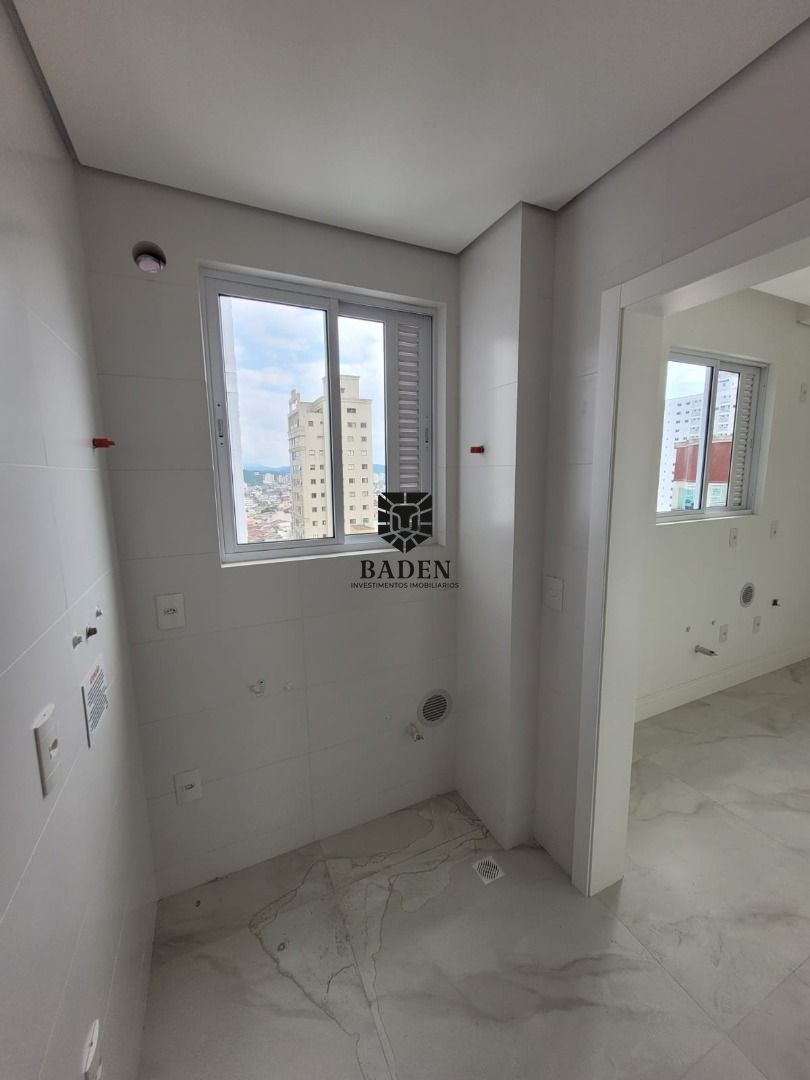 Apartamento à venda com 3 quartos, 121m² - Foto 30