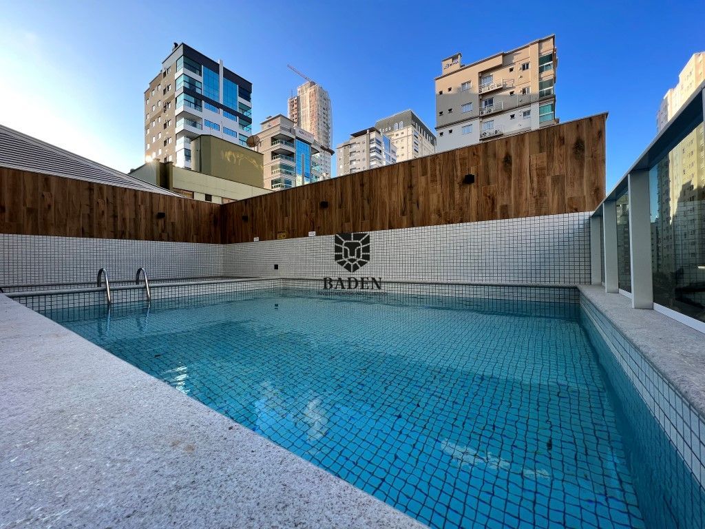 Apartamento à venda com 4 quartos, 146m² - Foto 4