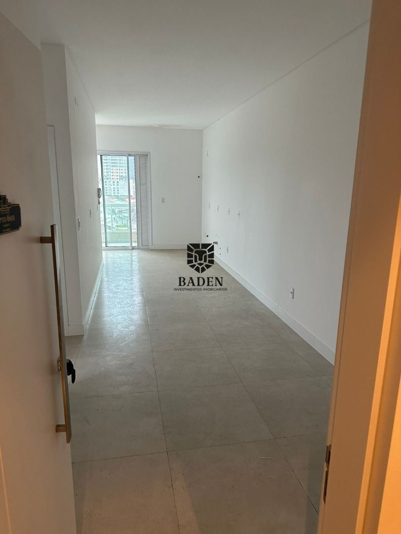 Apartamento à venda com 2 quartos, 73m² - Foto 5