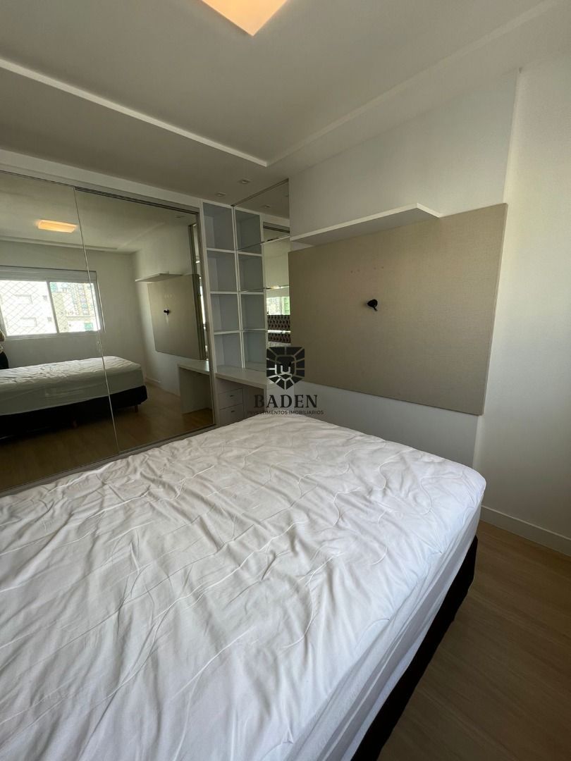 Apartamento à venda com 4 quartos, 157m² - Foto 22