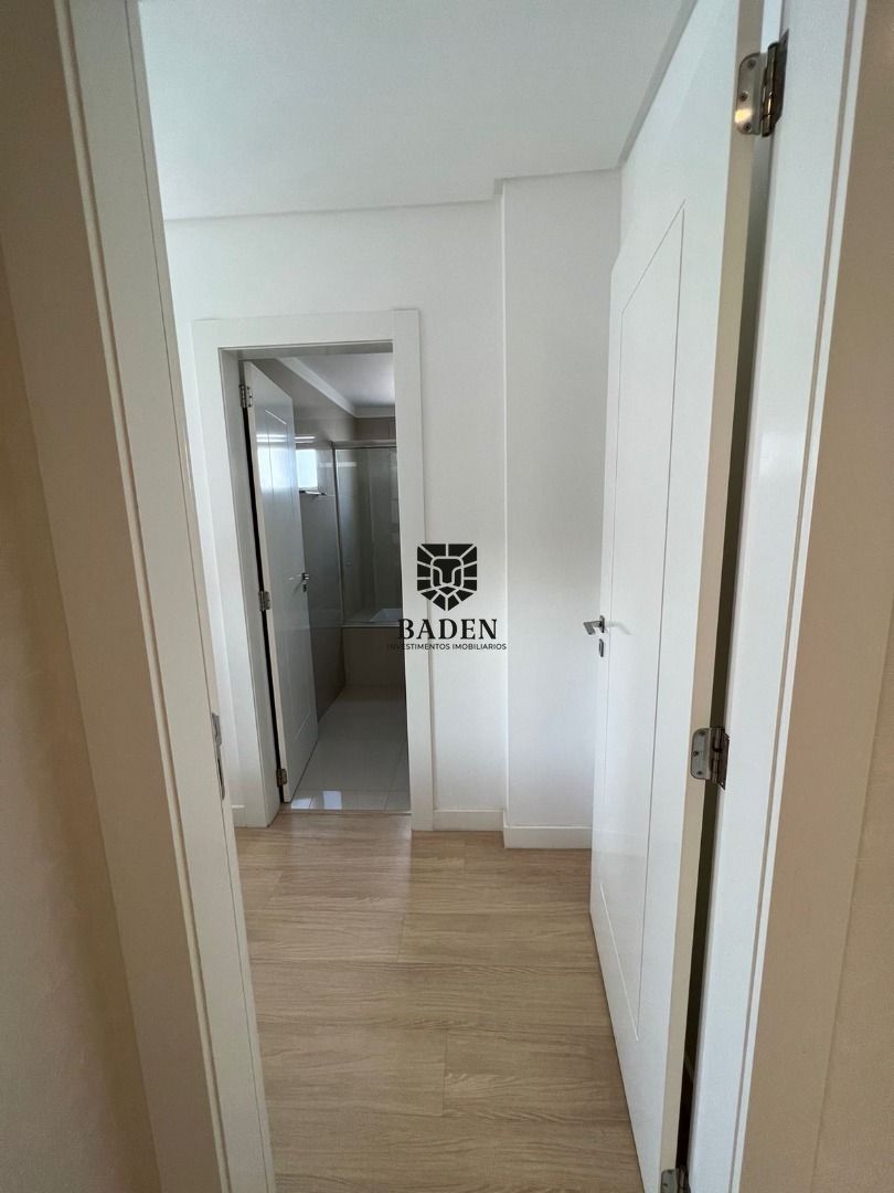 Apartamento à venda com 4 quartos, 157m² - Foto 26