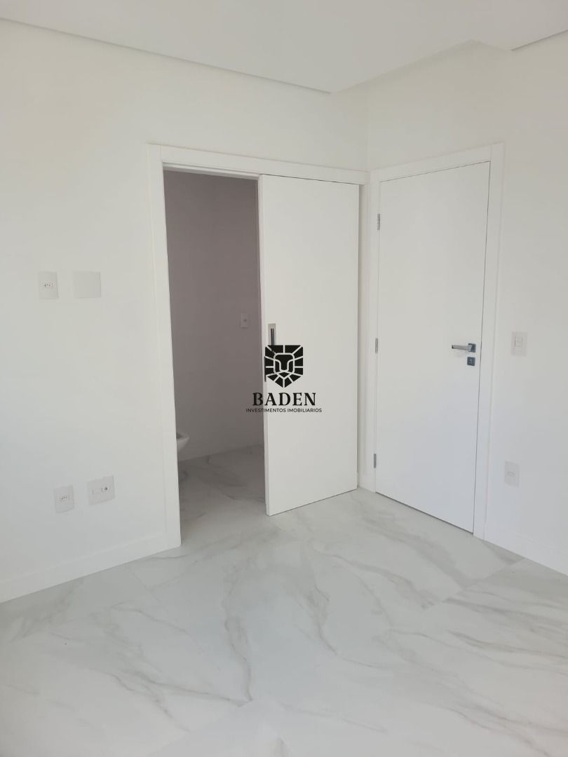 Apartamento à venda com 3 quartos, 121m² - Foto 24