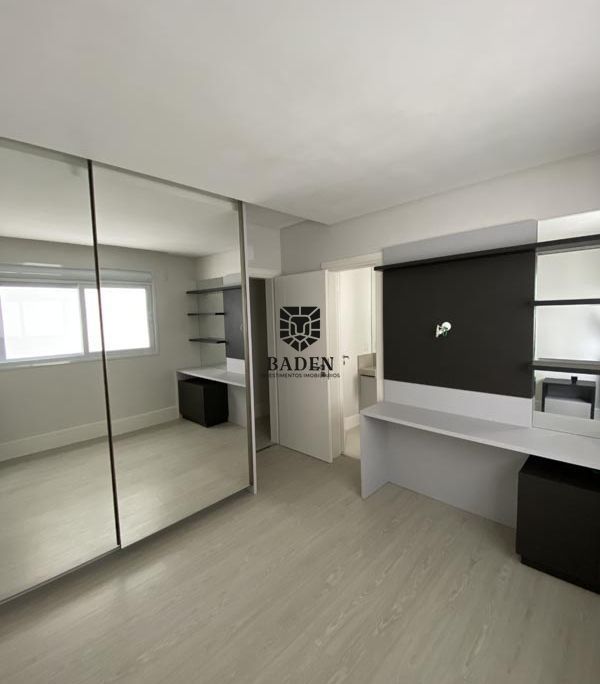 Apartamento à venda com 4 quartos, 237m² - Foto 19