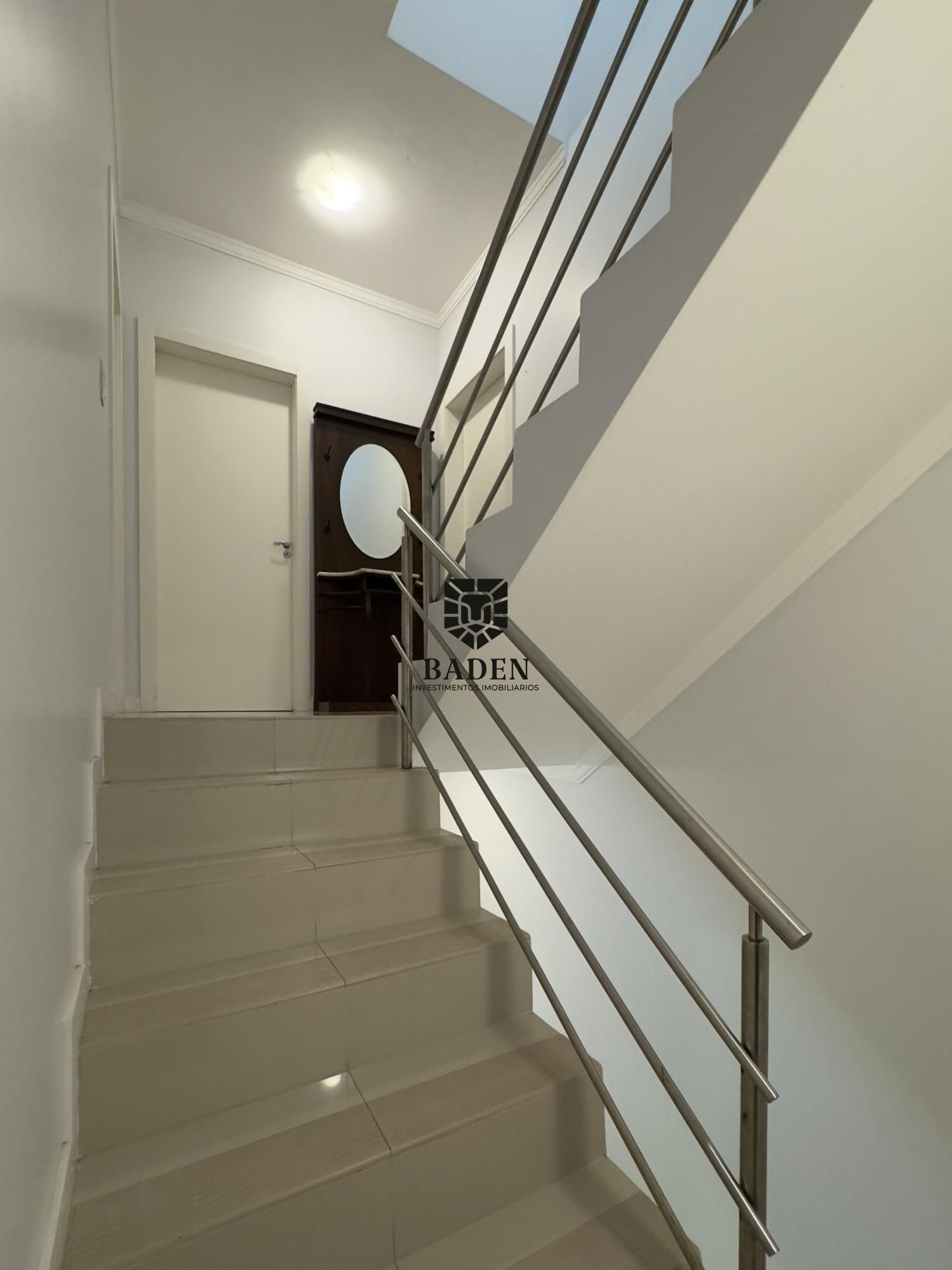 Casa à venda e aluguel com 3 quartos, 255m² - Foto 8