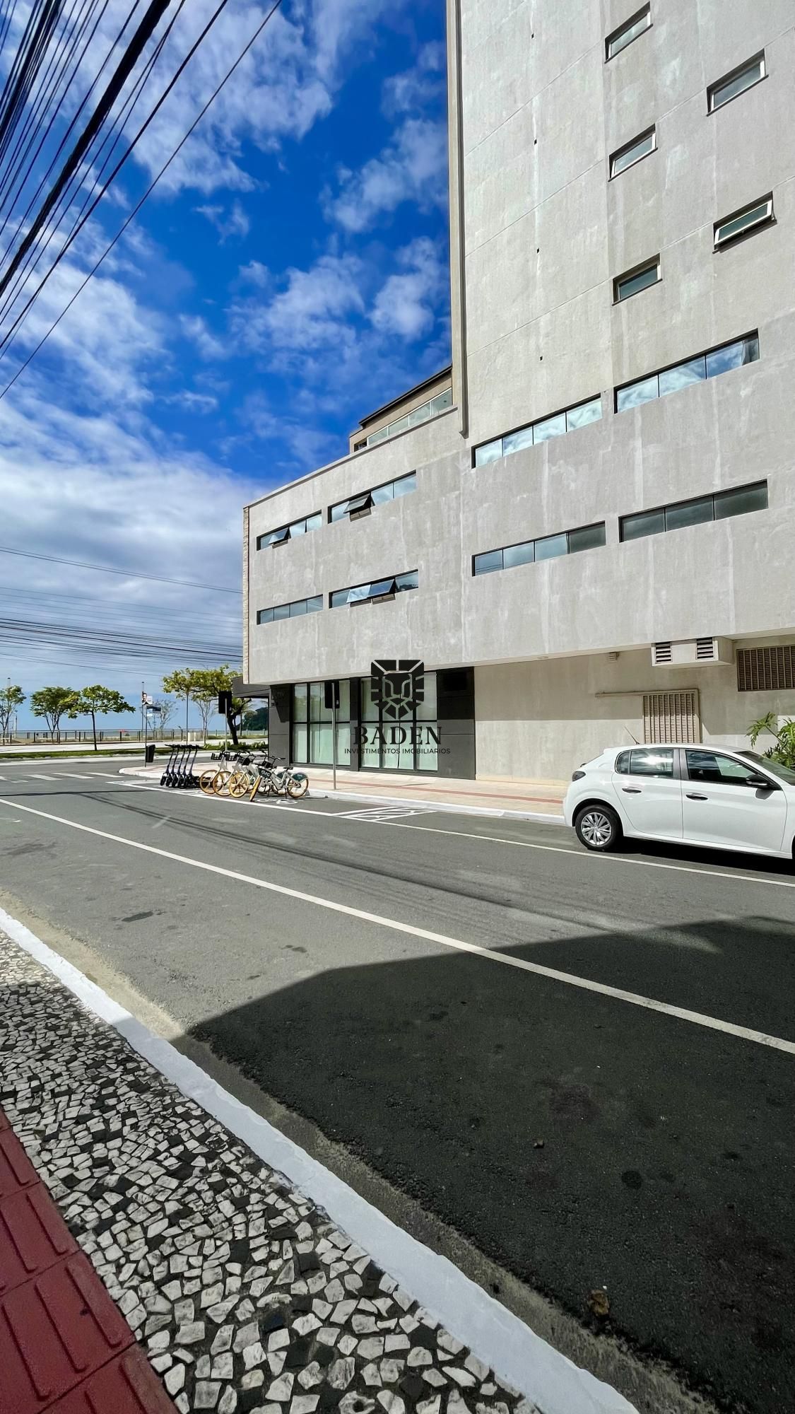 Apartamento para alugar com 3 quartos, 125m² - Foto 1