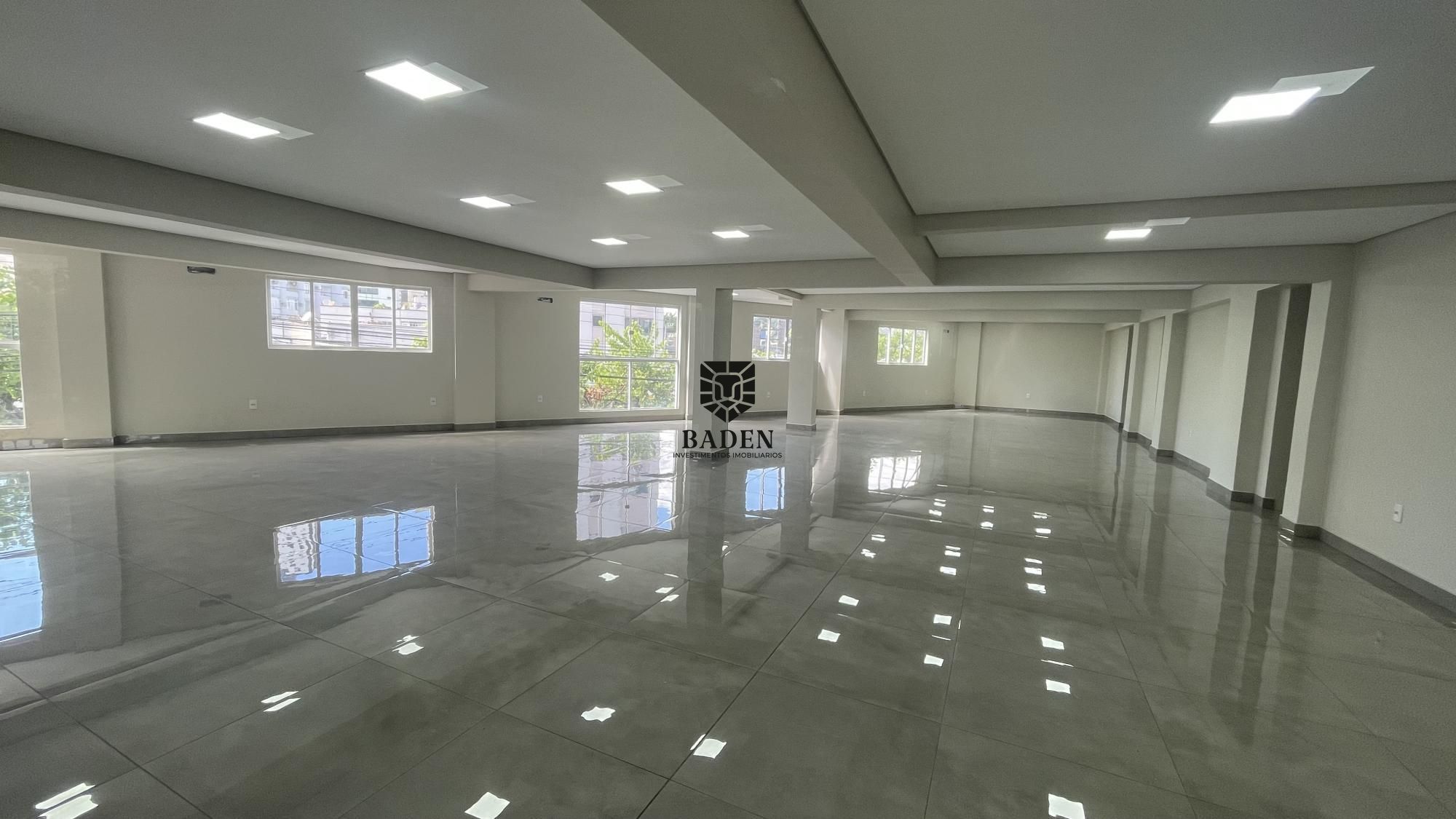 Conjunto Comercial-Sala para alugar com 1 quarto, 360m² - Foto 2