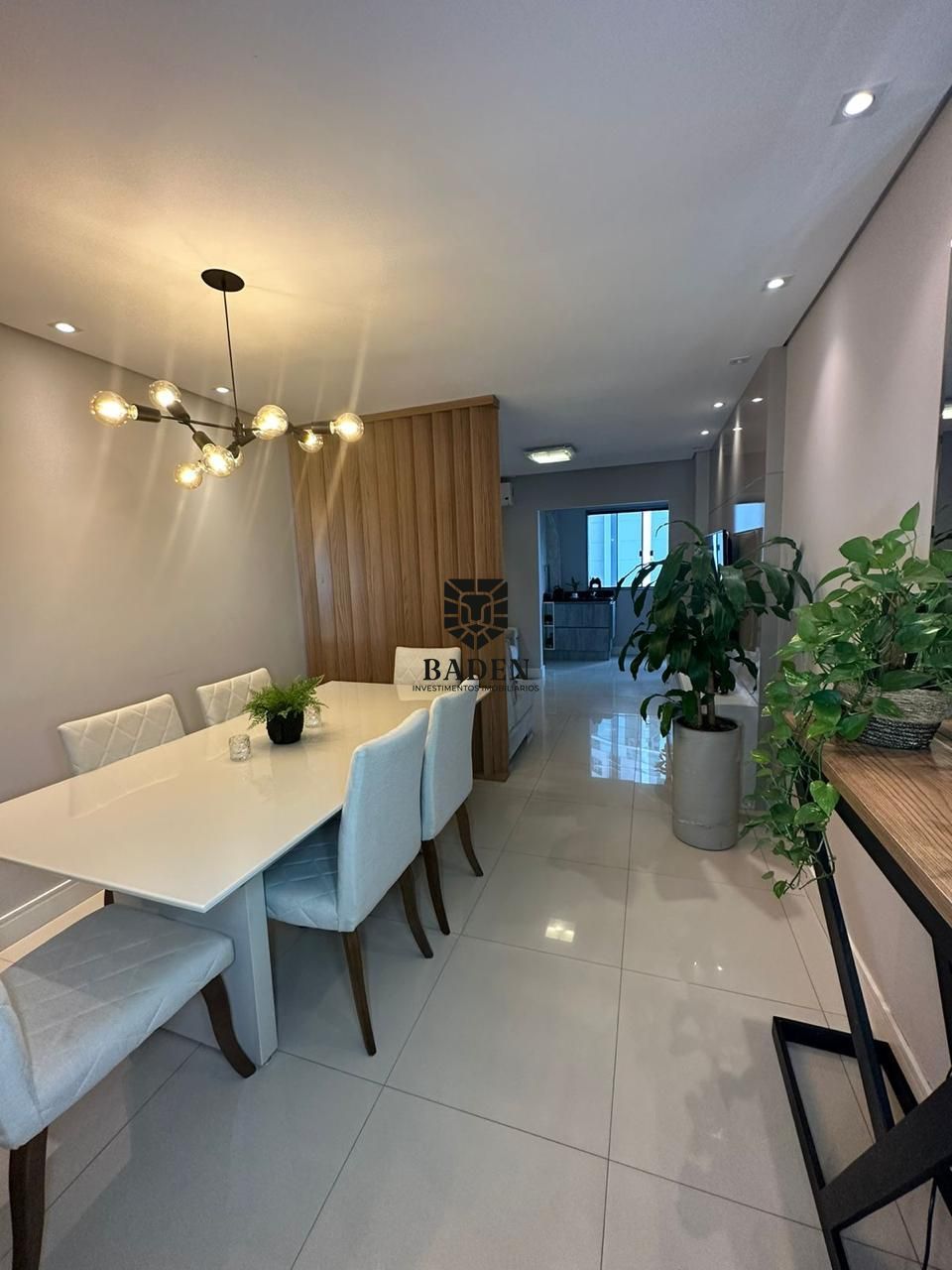 Apartamento à venda com 3 quartos, 121m² - Foto 1