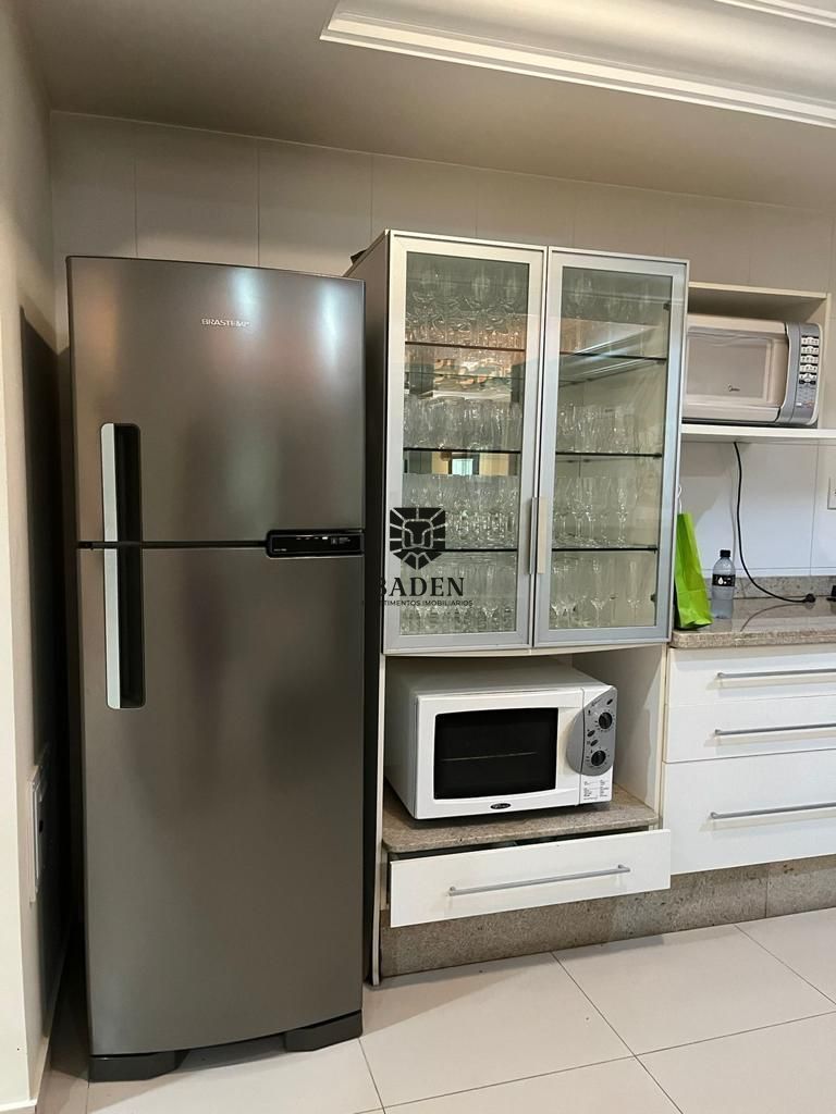 Apartamento à venda com 3 quartos, 170m² - Foto 7