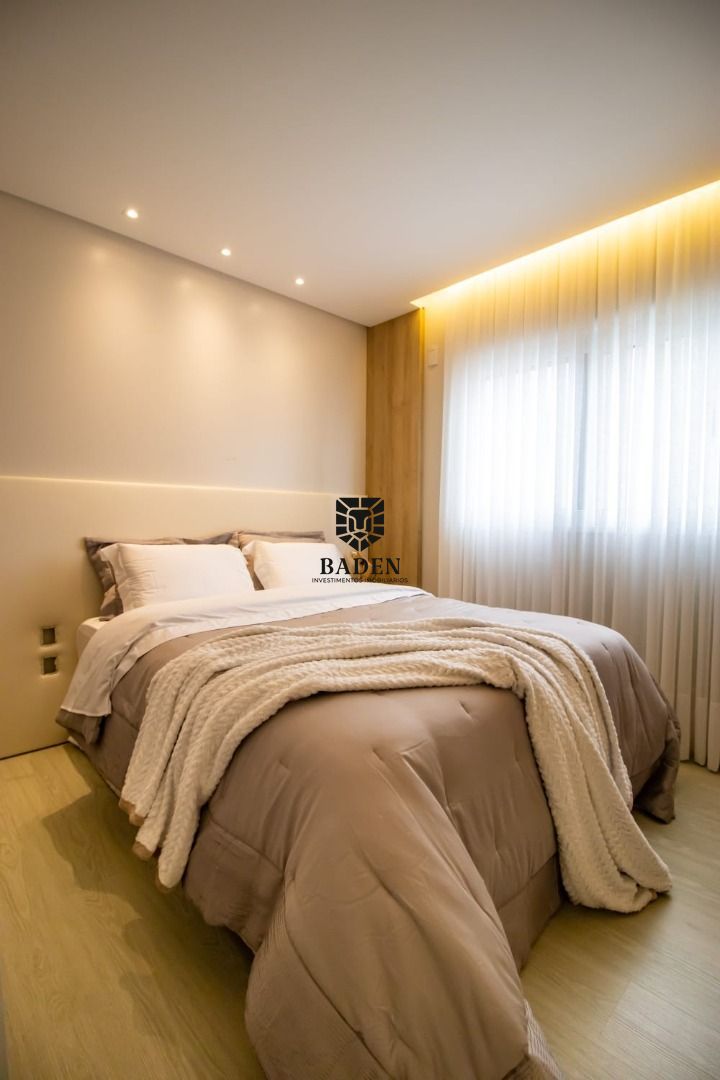 Apartamento à venda com 4 quartos, 238m² - Foto 12