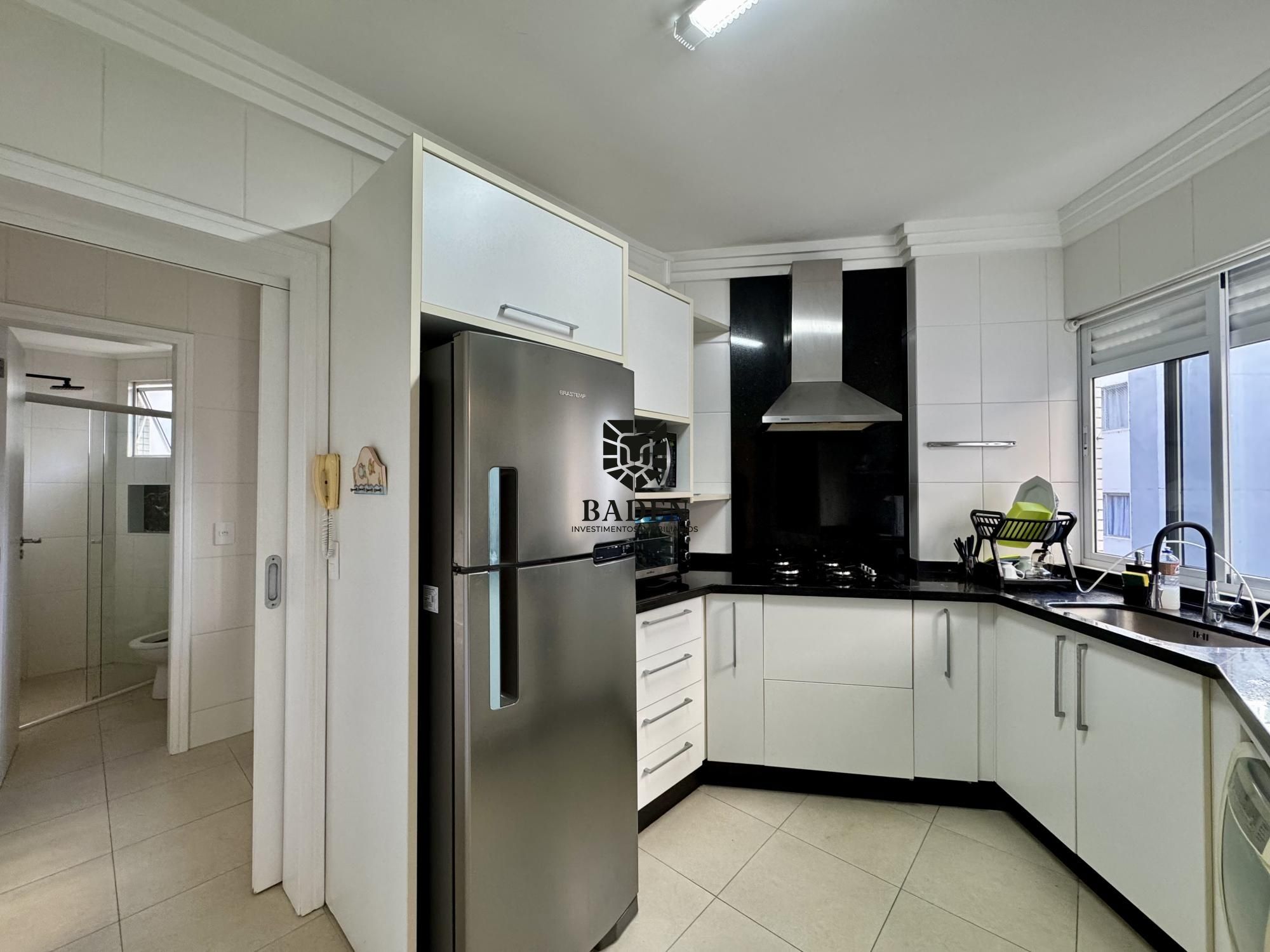 Apartamento para alugar com 3 quartos, 140m² - Foto 9