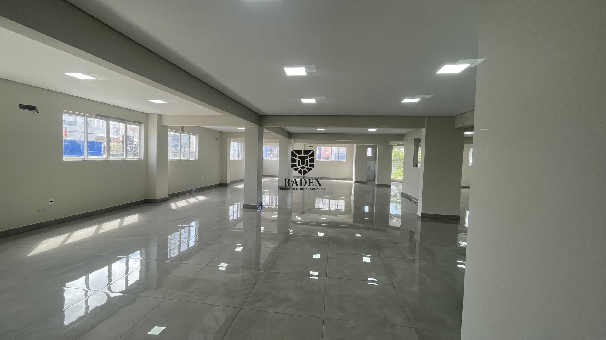 Conjunto Comercial-Sala para alugar com 1 quarto, 360m² - Foto 1