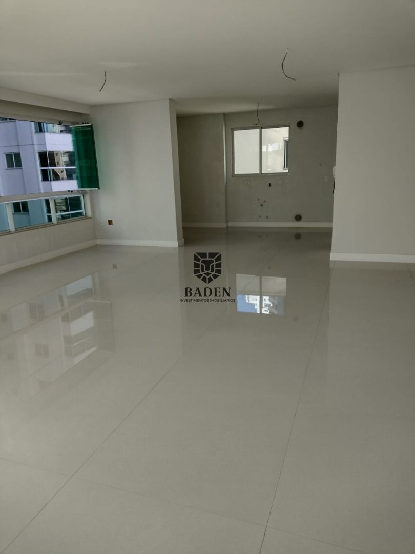 Apartamento à venda com 3 quartos, 145m² - Foto 14