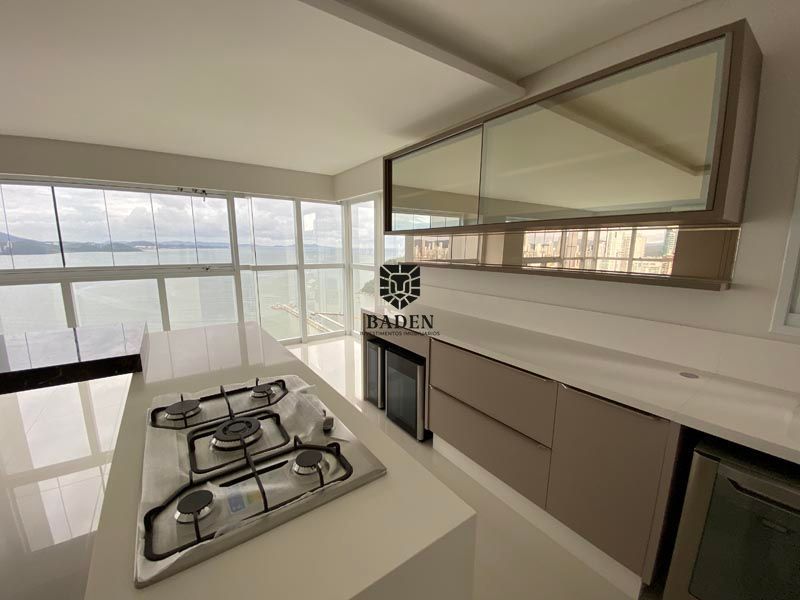 Apartamento à venda com 4 quartos, 237m² - Foto 8