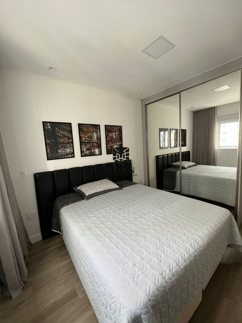 Apartamento para alugar com 3 quartos, 192m² - Foto 17