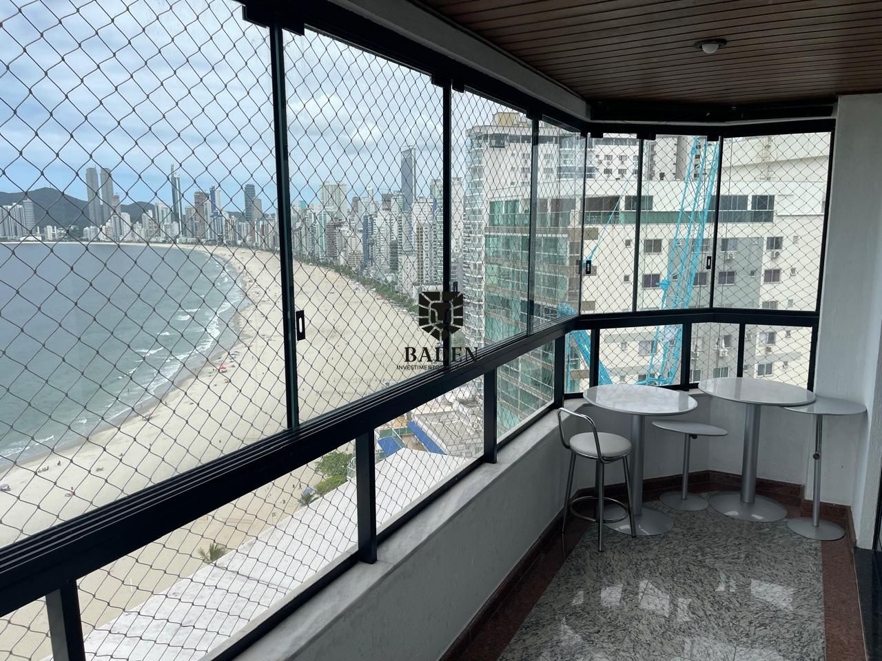 Apartamento à venda com 3 quartos, 185m² - Foto 1