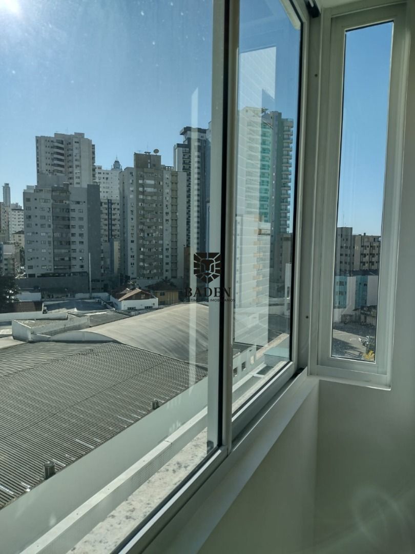 Apartamento à venda com 3 quartos, 145m² - Foto 23