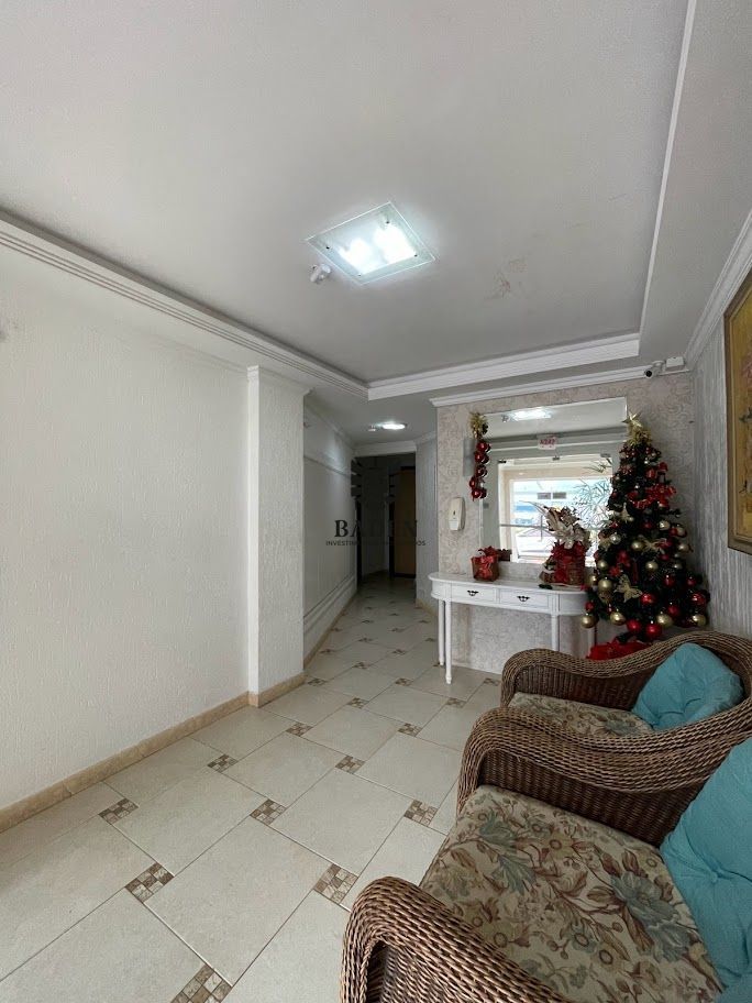 Apartamento à venda com 2 quartos, 60m² - Foto 2