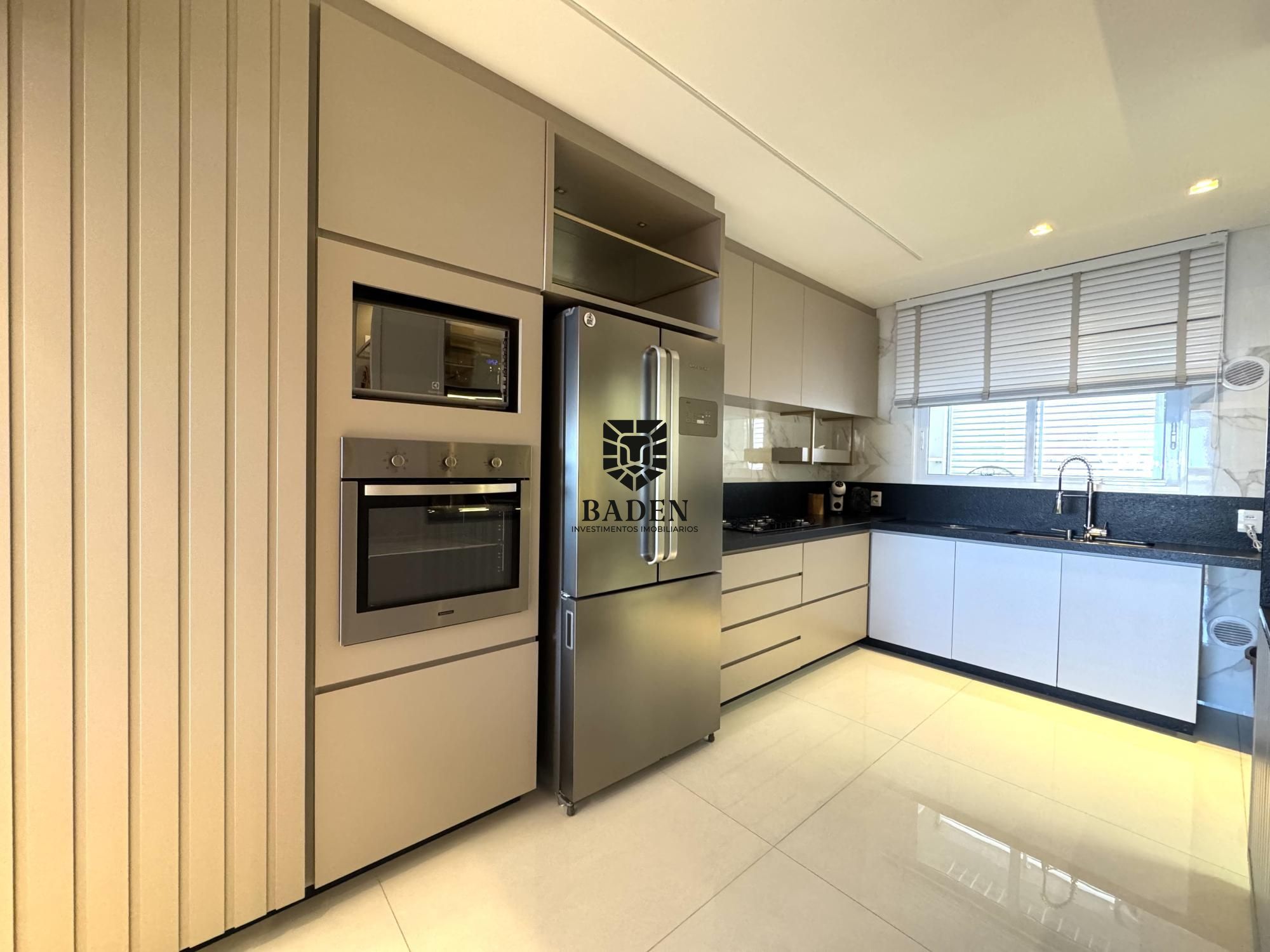 Apartamento para alugar com 3 quartos, 192m² - Foto 18
