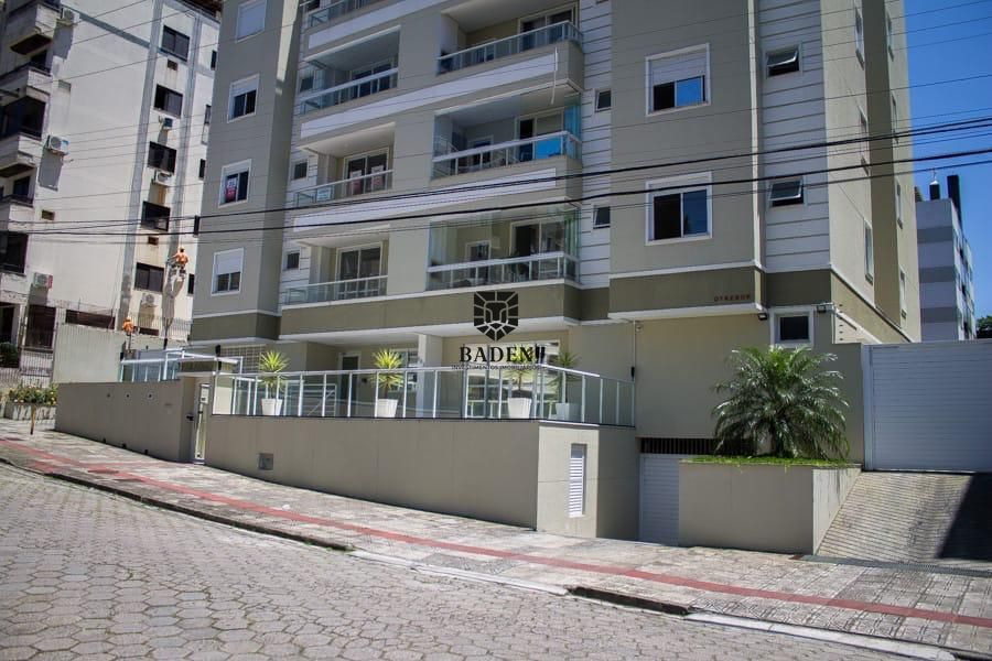 Apartamento à venda com 3 quartos, 105m² - Foto 1