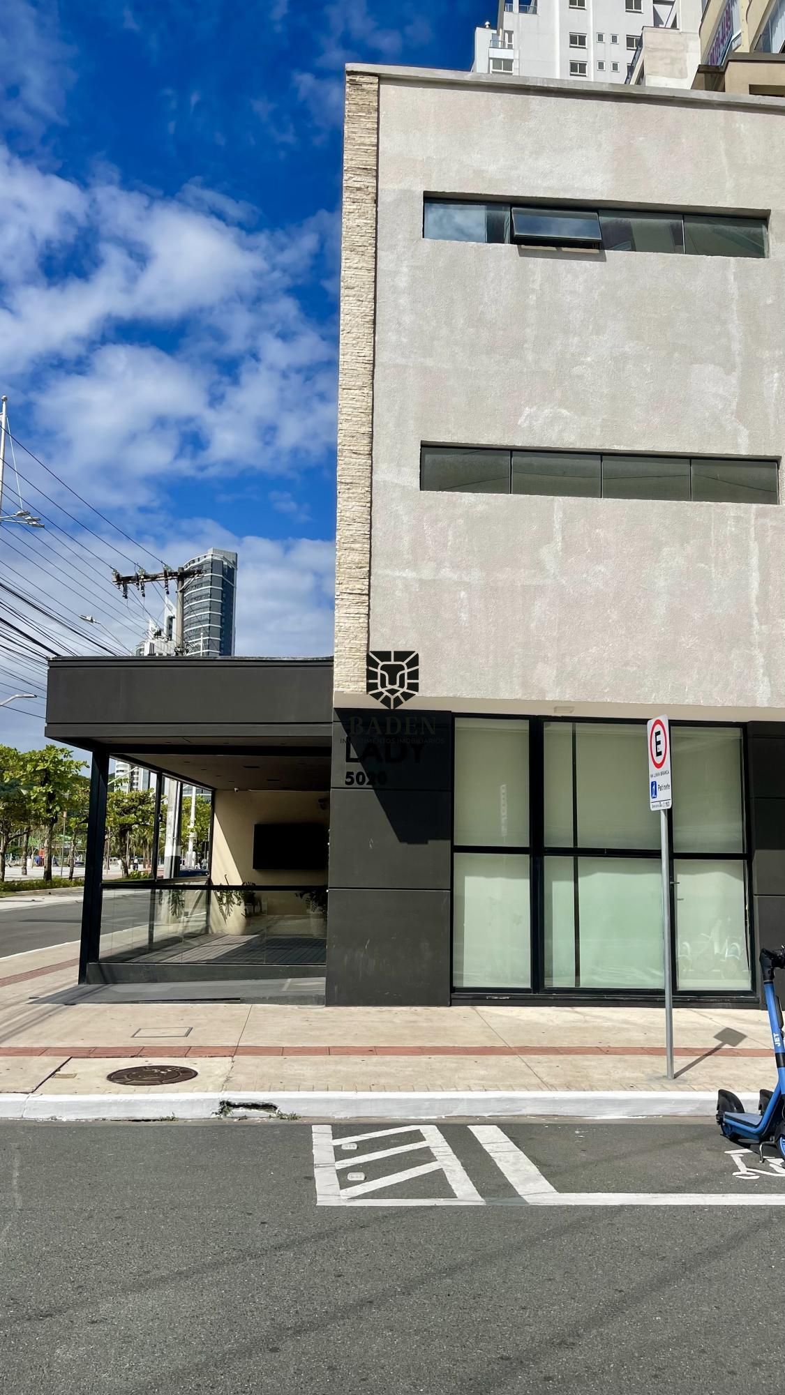 Apartamento para alugar com 3 quartos, 125m² - Foto 42