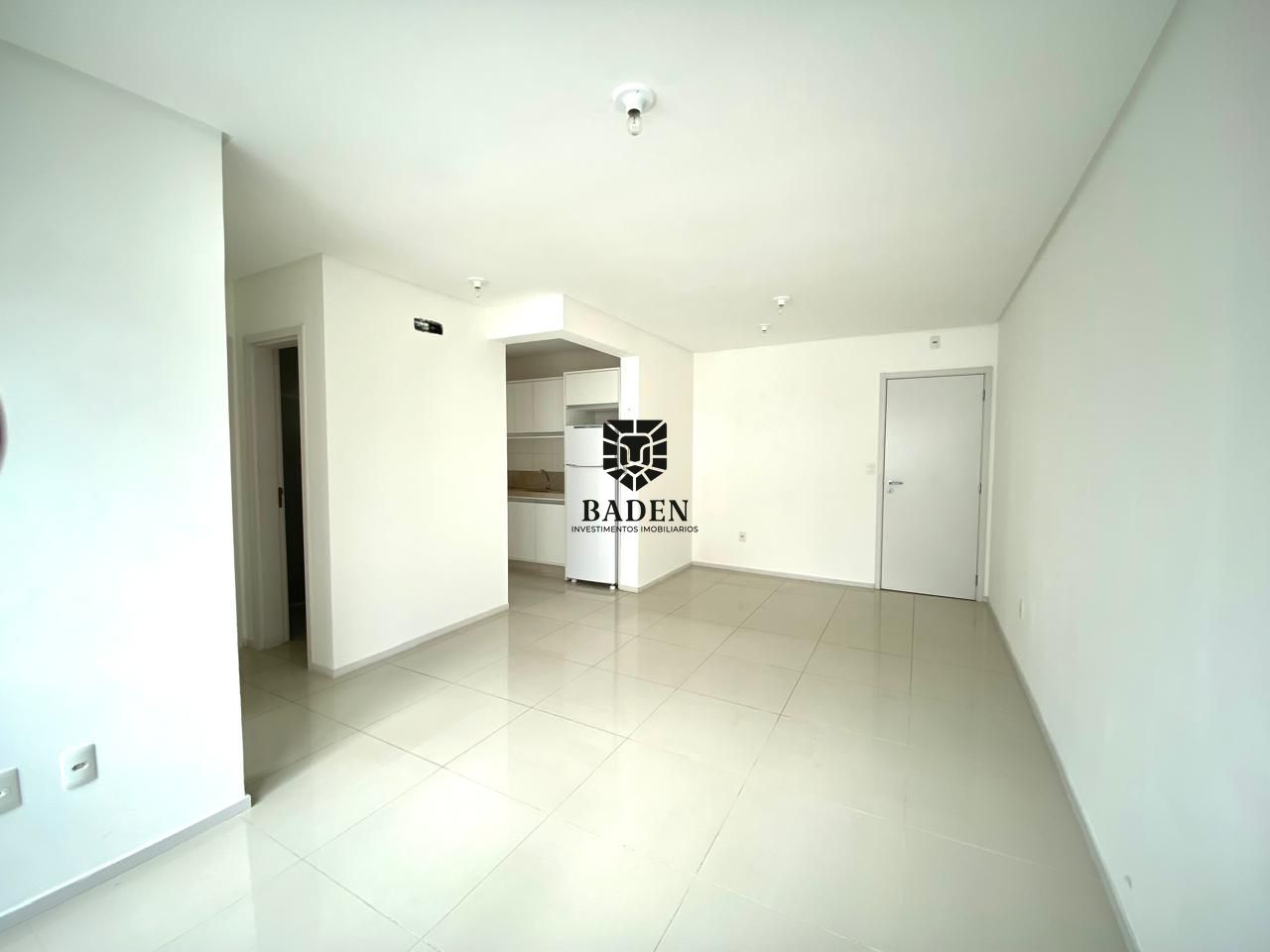 Apartamento à venda com 2 quartos, 63m² - Foto 1