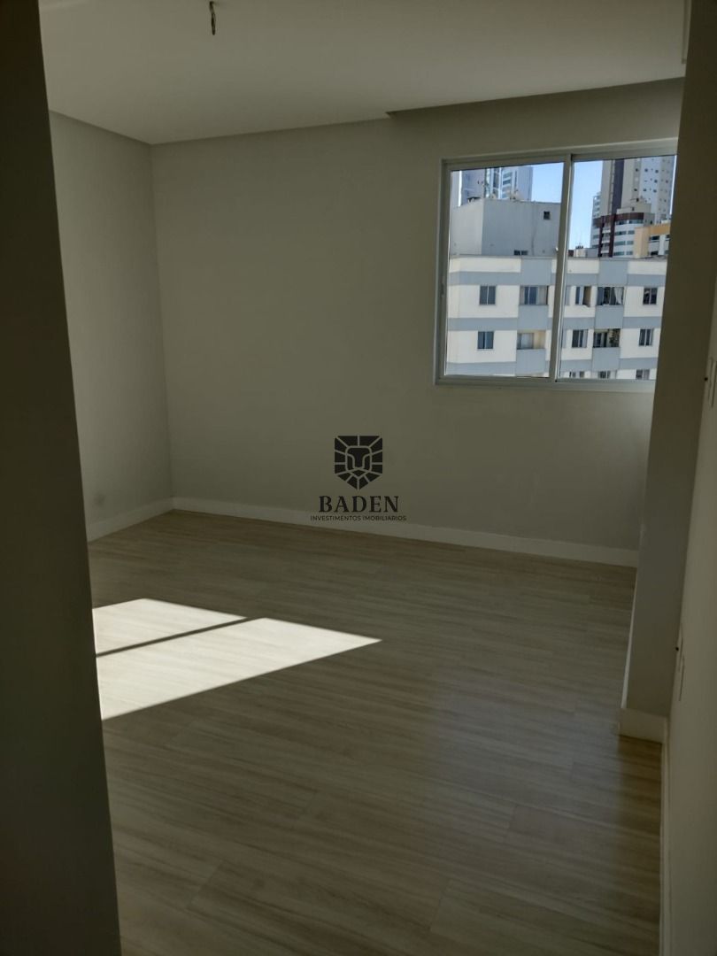 Apartamento à venda com 3 quartos, 145m² - Foto 21