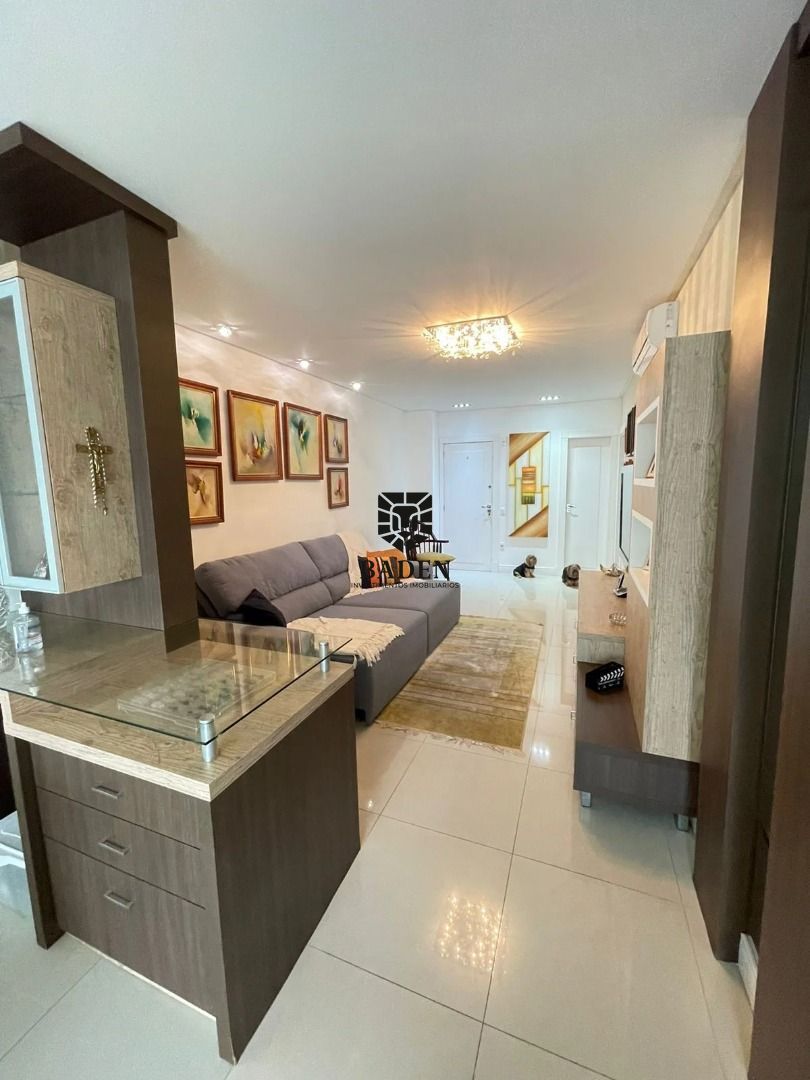 Apartamento à venda com 3 quartos, 119m² - Foto 4