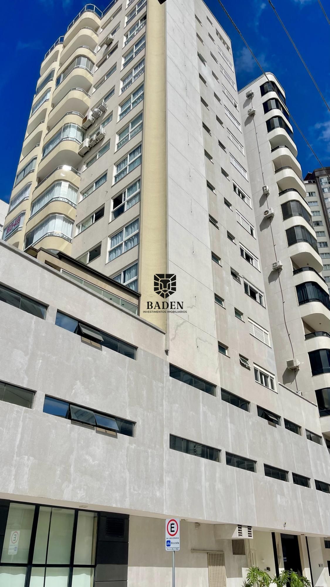 Apartamento para alugar com 3 quartos, 125m² - Foto 2