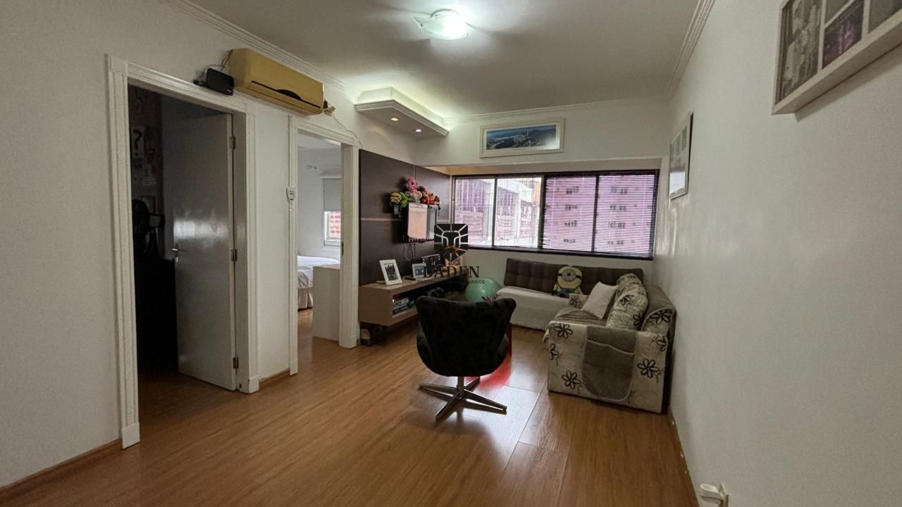 Apartamento à venda com 3 quartos, 262m² - Foto 2