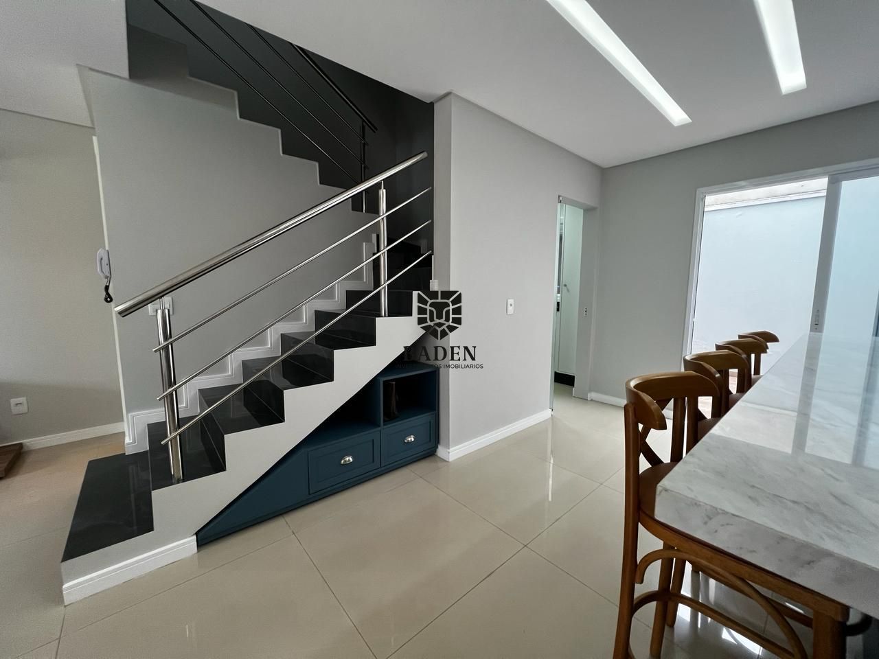 Casa à venda com 3 quartos, 215m² - Foto 5