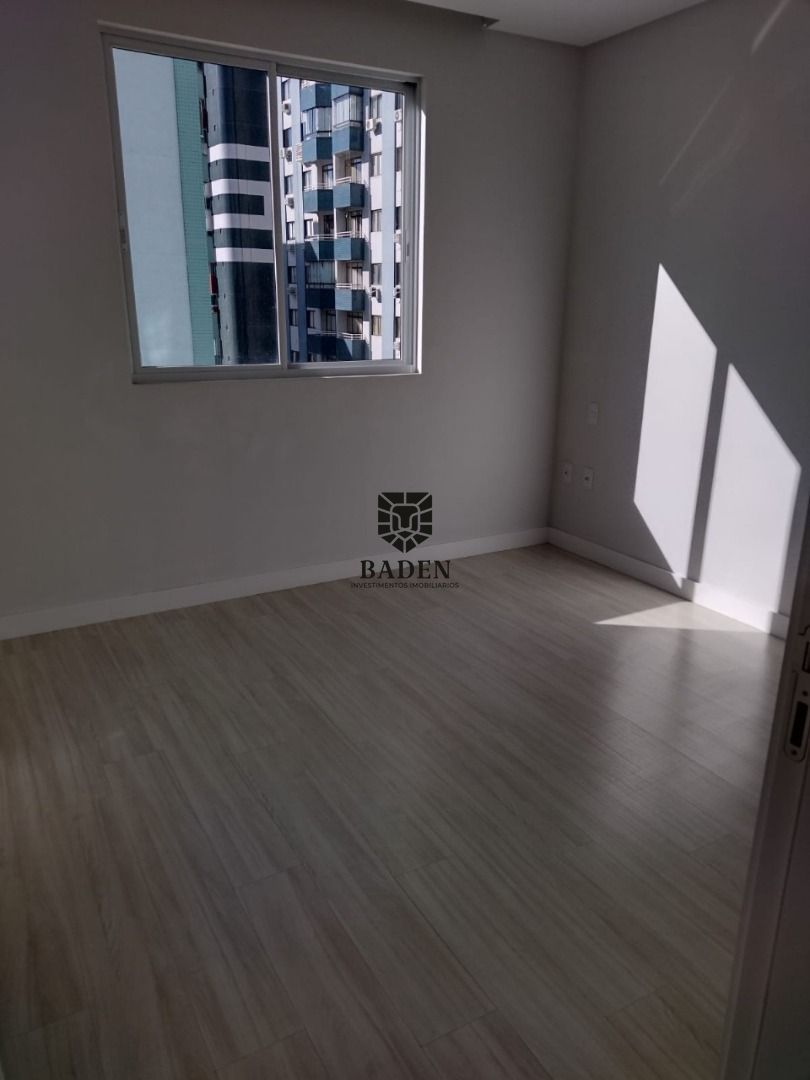 Apartamento à venda com 3 quartos, 145m² - Foto 16