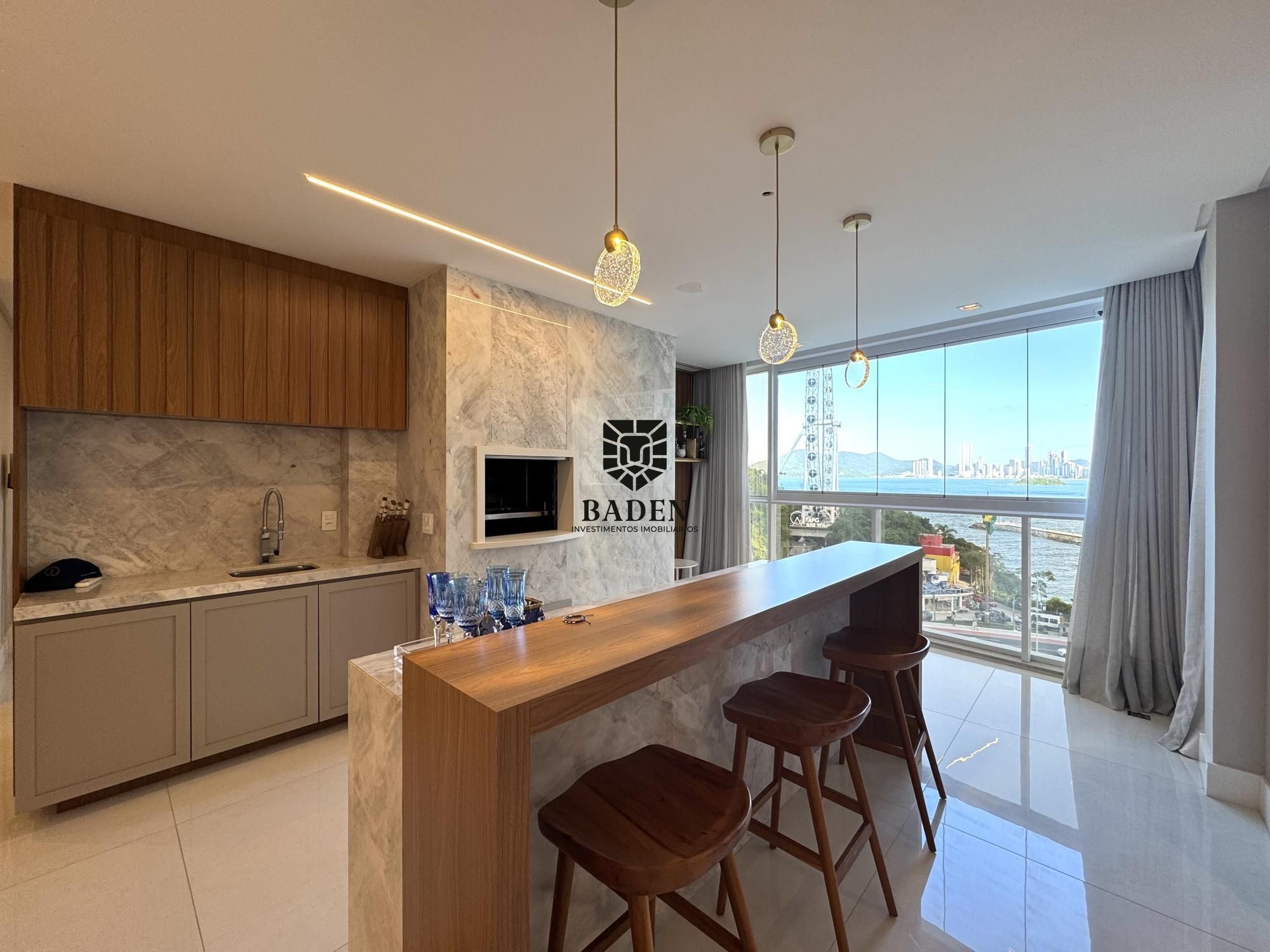 Apartamento para alugar com 3 quartos, 192m² - Foto 1