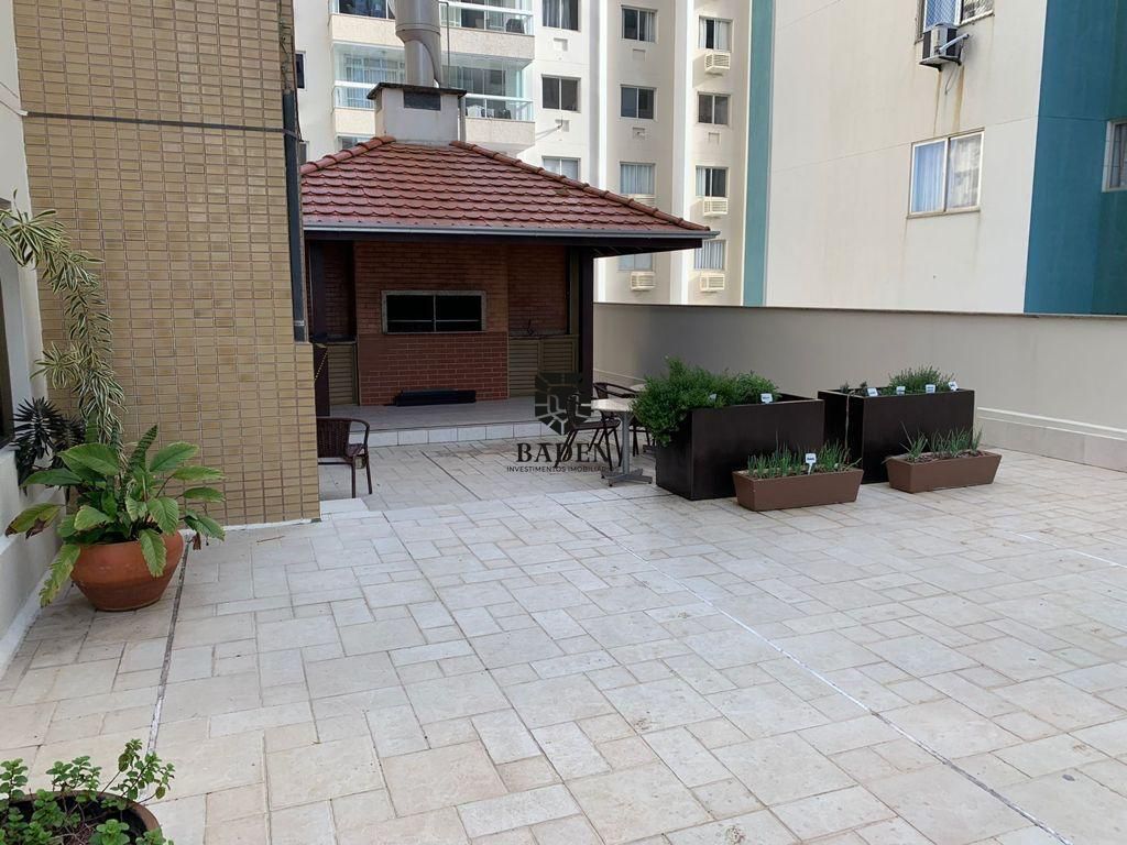 Apartamento à venda com 3 quartos, 160m² - Foto 3