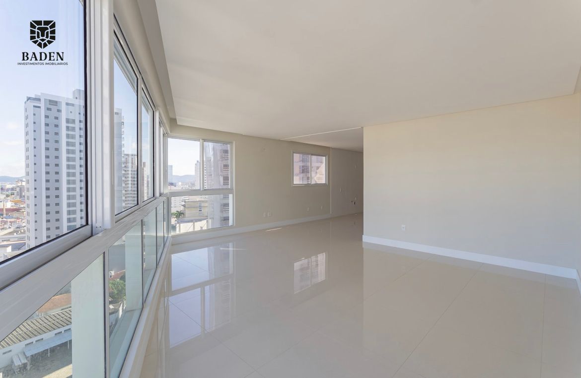 Apartamento à venda com 4 quartos, 165m² - Foto 2